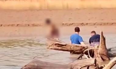 POLICIAS SALVARON A UN MENOR QUE SE AHOGABA EN LAS AGUAS DEL RÍO BERMEJO