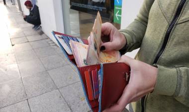 LOS ARGENTINOS TIENEN LA MENOR CAPACIDAD DE AHORRO DE SUDAMÉRICA 