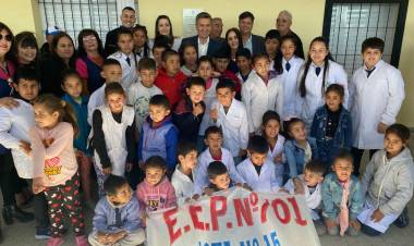 PAMPA ESPERANZA, QUITILIPI: EL GOBERNADOR ZDERO INAUGURÓ LAS REFACCIONES DE LA EEP N° 701 “ADMINISTRAMOS BIEN, PARA REACTIVAR LAS OBRAS EN TODA LA PROVINCIA”, EXPRESÓ.