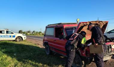 EN CONTROLES DETECTARON UN AUTOMOVIL CON PEDIDO DE SECUESTRO Y DETUVIERON A UN JOVEN BUSCADO POR LA JUSTICIA