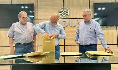 CHOROTIS: APERTURA DE SOBRES PARA OBRAS DE INFRAESTRUCTURA