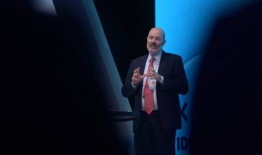 DESPUÉS DEL AJUSTE, MÁS AJUSTE. FEDERICO STURZENEGGER Y LA DEEP MOTOSIERRA