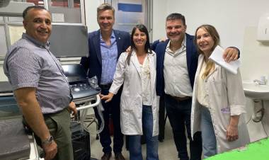 EL GOBERNADOR ZDERO INAUGURÓ REFACCIONES DEL SERVICIO DE NEONATOLOGÍA DEL HOSPITAL PERRANDO