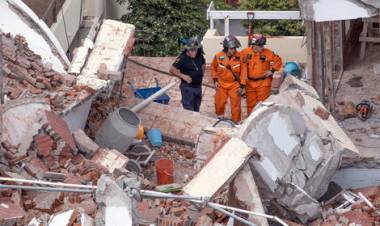 VILLA GESELL: LA CAÍDA DE LOS DOS EDIFICIOS PODRÍA SER POR UNA EXPLOSIÓN DE GAS