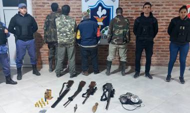 CUATRO CIUDADANOS APREHENDIDOS Y ARMAS DE FUEGO SECUESTRADAS