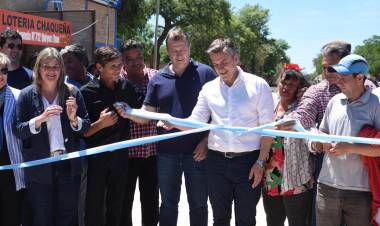 COLONIA ABORIGEN: EL GOBERNADOR ZDERO INAUGURÓ PAVIMENTO URBANO “QUEREMOS MEJORAR LA CALIDAD DE VIDA DE LA GENTE” MANIFESTÓ.