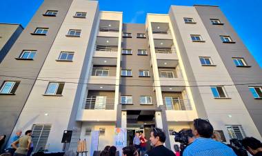 A TRAVÉS DEL PROGRAMA MI HOGAR II, EL GOBERNADOR ZDERO CUMPLIÓ EL SUEÑO DE LA CASA PROPIA A 24 FAMILIAS CHAQUEÑAS