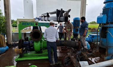 DE CARA AL VERANO, SAMEEP COMENZÓ A INSTALAR UN EQUIPO DE BOMBEO EN LA CISTERNA DE SÁENZ PEÑA