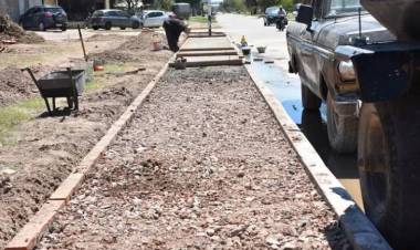 VILLA ÁNGELA: AVANZAN LAS REFACCIONES INTEGRALES EN LA PLAZA GÜEMES JUNTO AL CLUB DE LEONES