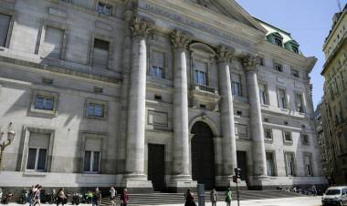 EL GOBIERNO TRANSFORMÓ AL BANCO NACIÓN EN UNA SOCIEDAD ANÓNIMA