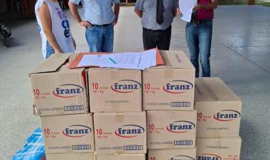 LA LECHE LLEGÓ A LAS ESCUELAS DE EL IMPENETRABLE, ANTES DEL INICIO DE CLASES