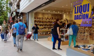 EL COMERCIO TODAVÍA NO DESPEGA