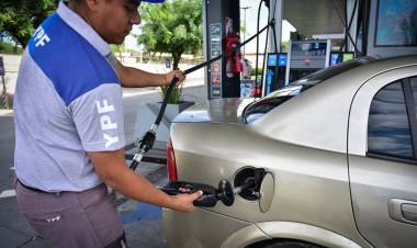 ESTIMAN QUE LOS COMBUSTIBLES VOLVERÁN A AUMENTAR EN TORNO A 2 % EN ABRIL