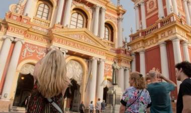 TURISMO EN SEMANA SANTA: CAYÓ 16% LA CANTIDAD DE VIAJEROS RESPECTO A 2024