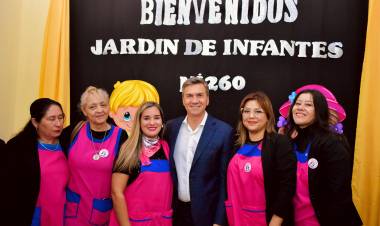 JERARQUIZAR LA EDUCACIÓN: EL GOBERNADOR ZDERO INAUGURÓ EL JARDÍN DE INFANTES N° 260 DE MACHAGAI