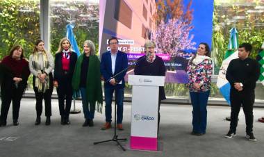 EL GOBIERNO PROVINCIAL ANUNCIÓ LICITACIONES QUE TRANSFORMARÁN INSTITUCIONES EDUCATIVAS DE RESISTENCIA Y LAS BREÑAS