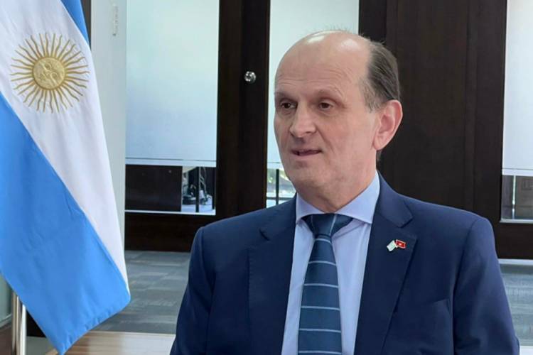 UN EMBAJADOR PARA EL VATICANO