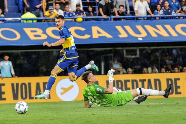 BOCA SUPERÓ A CENTRAL CÓRDOBA Y SUBE EN SU GRUPO 