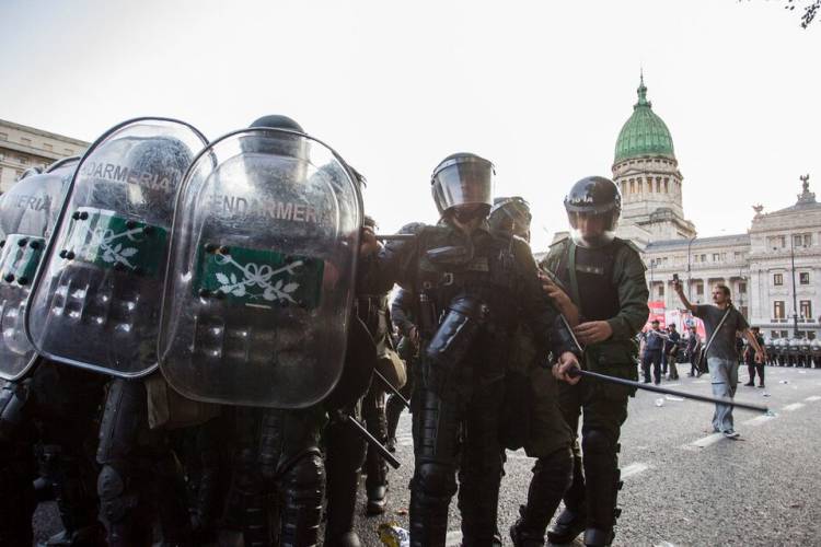 CON AYUDA DE LA CÁMARA FEDERAL, PATRICIA BULLRICH SE SACÓ DE ENCIMA A CASANELLO
