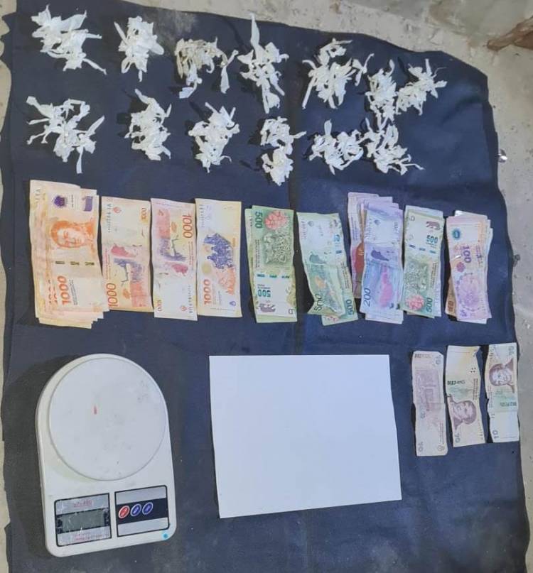 LO DEMORARON CON 129 ENVOLTORIOS CON COCAÍNA 