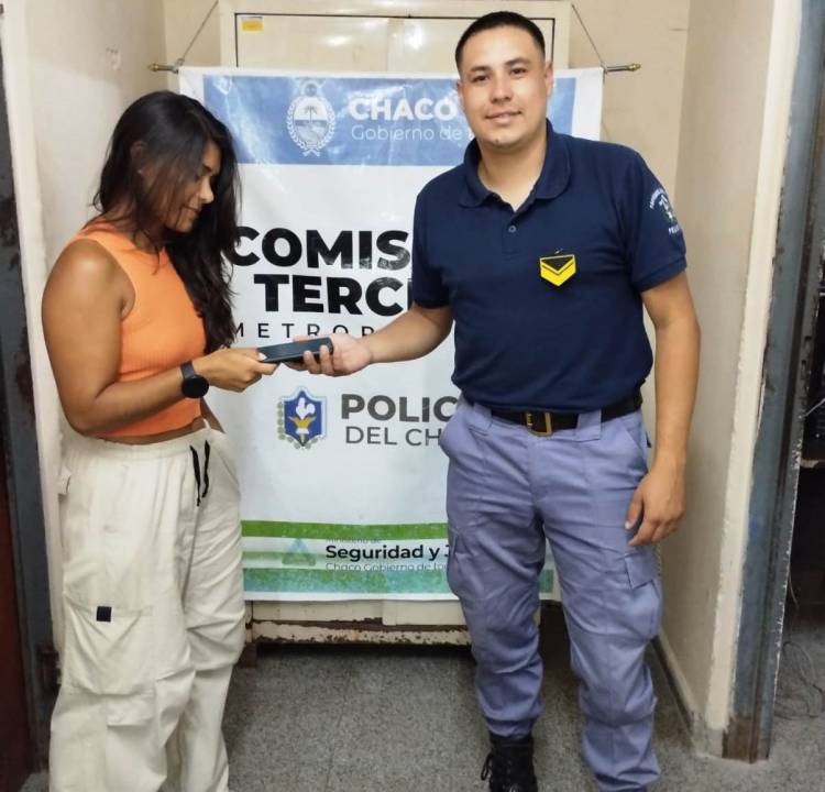 APREHENDEN A UN CIUDADANO QUE SUSTRAJO UN CELULAR 