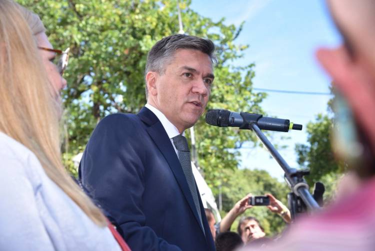 ZDERO, DESPUÉS DEL DISCURSO: “VÍ CARTELES LEVANTADOS, PENSÉ QUE ERAN PEDIDOS DE DISCULPAS AL PUEBLO CHAQUEÑO”