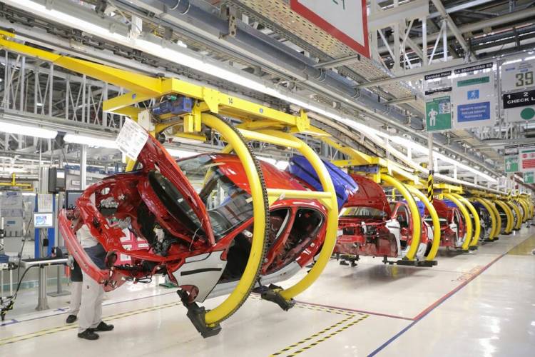 OTRA CAÍDA AUTOMOTRIZ