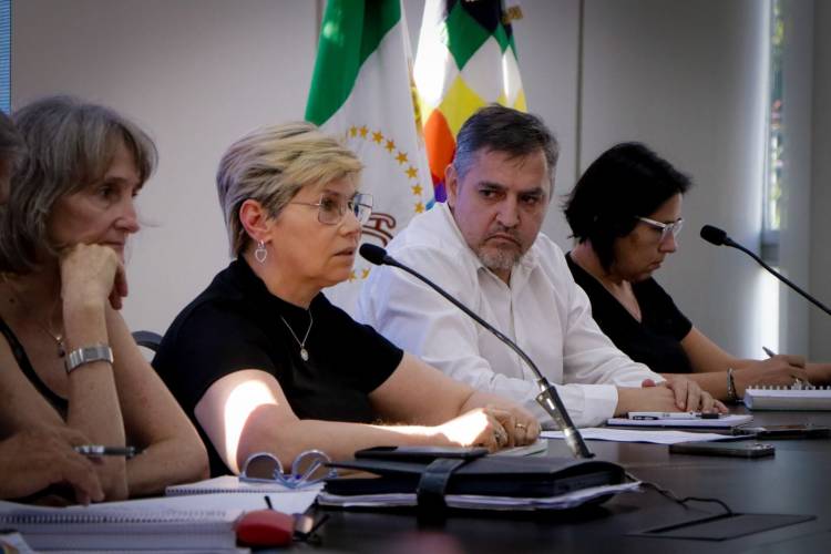 GOBIERNO Y SINDICATOS DOCENTES SE REUNIERON HOY EN UNA MESA DE TRABAJO
