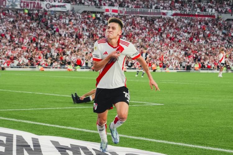 RIVER REVIRTIÓ EL RESULTADO ANTE GIMNASIA Y VOLVIÓ A LA PUNTA DE LA ZONA A
