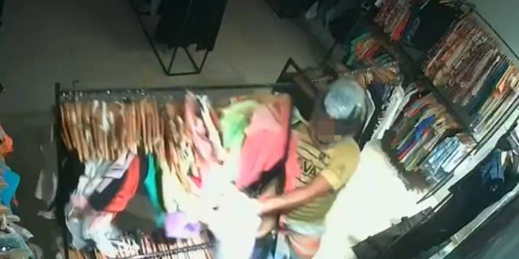 ENTRÓ A ROBAR A UN LOCAL CÉNTRICO NO TARDARON EN APREHENDERLO 