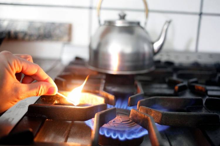 OTRO AUMENTO EN MAYO Y AJUSTE POR VALOR DÓLAR MENSUAL