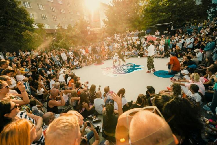 LA COMPETENCIA DE BAILE CALLEJERO MÁS DIVERTIDA LLEGA A LA ARGENTINA