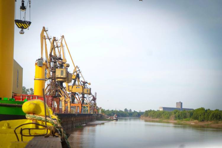 PUERTO DE BARRANQUERAS: EL GOBIERNO PROVINCIAL AUTORIZÓ A YPF A REALIZAR EL DRAGADO