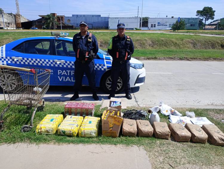 DETIENEN A DOS HOMBRES CON MERCADERÍA ROBADA, UNO DE ELLOS TENIA PEDIDO DE APREHENSIÓN 