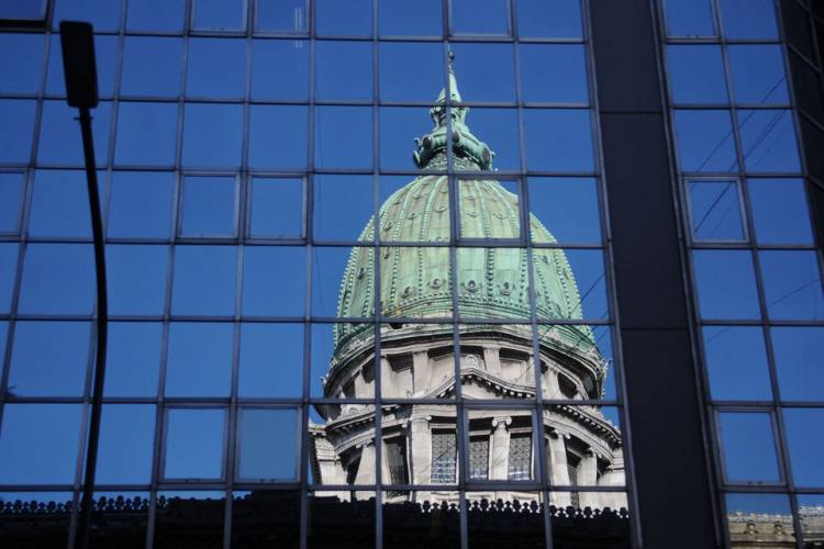 CUENTA REGRESIVA EN EL CONGRESO PARA LA LEY DE BASES BIS