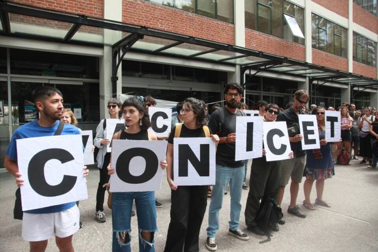 NO CERREMOS EL CONICET