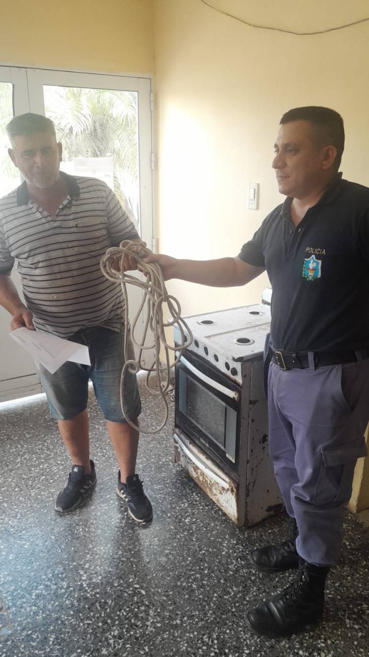 VILLA ÁNGELA: SE ROBO UNA COCINA Y UNA SOGA  PERO FUE DETENIDO     