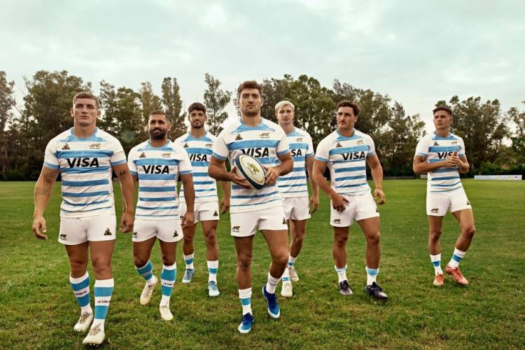 SE PRESENTARON LAS NUEVAS CAMISETAS DE LOS PUMAS, LOS PUMAS SEVEN, LAS YAGUARETÉS Y LOS PUMITAS