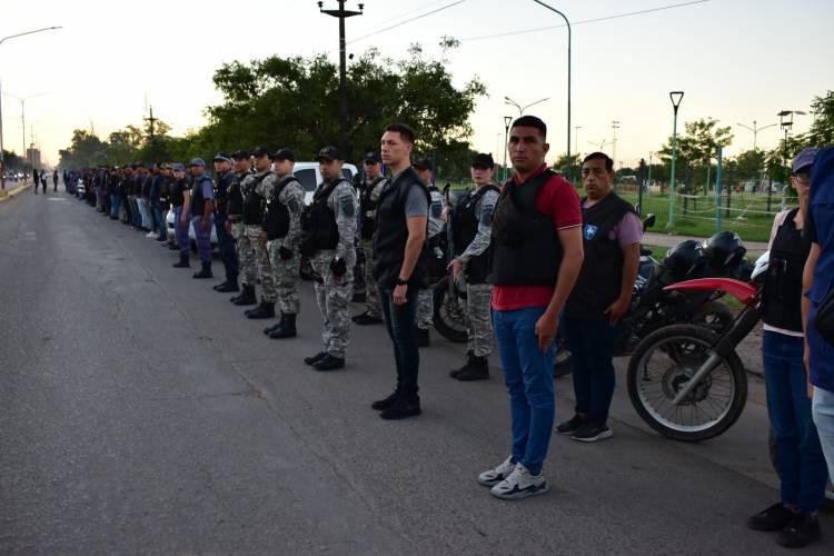 MÁS DE 200 POLICÍAS PARTICIPARON DEL LANZAMIENTO DE UN NUEVO OPERATIVO 