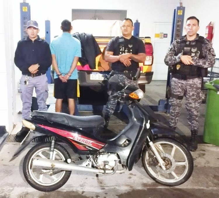 EFECTIVOS DETUVIERON A UN JOVEN QUE HABÍA ROBADO UNA MOTO 