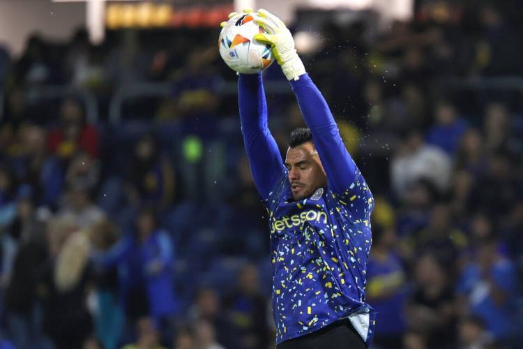SERGIO ROMERO: "LA OFERTA DE BOCA ESTÁ ARRIBA DE LA MESA"