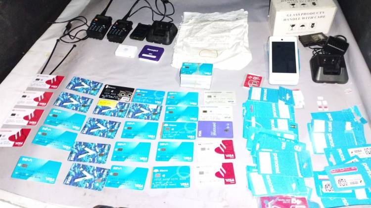 INTENTABA HURTAR CON INHIBIDORES DE SEÑAL, LO ATRAPARON 