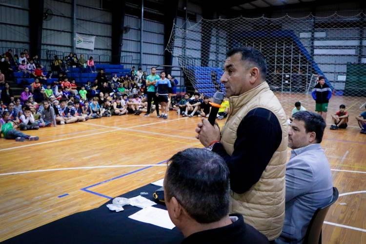 EL INSTITUTO DEL DEPORTE CHAQUEÑO MARCÓ EL INICIO DE ACTIVIDADES ACUÁTICAS EN EL JAIME ZAPATA Y ANUNCIÓ QUE SERÁ ZONA CARDIOPROTEGIDA