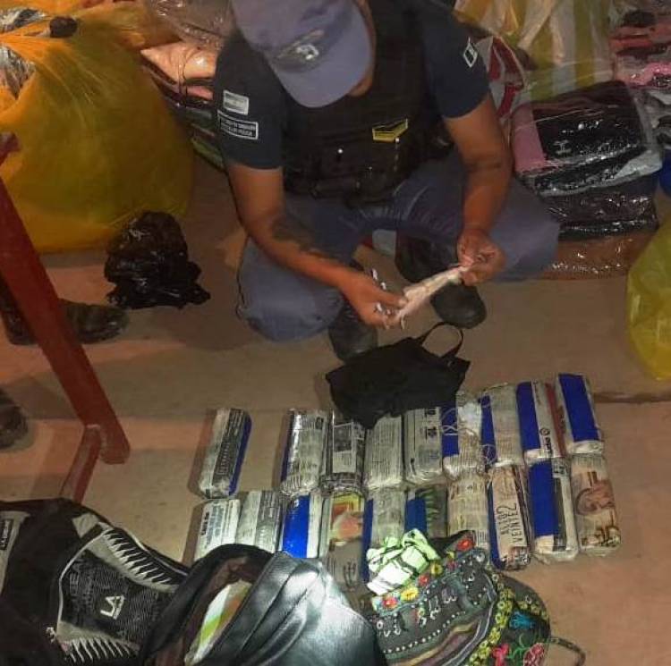 TRAÍAN MERCADERÍA DE CONTRABANDO PERO FUERON DEMORADOS