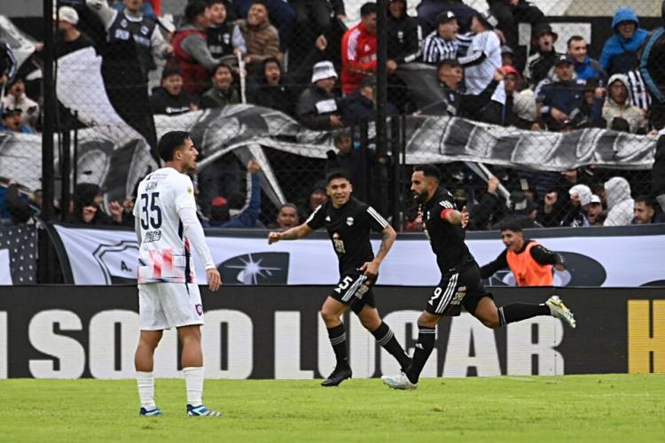 SAN LORENZO PERDIÓ CON SU VECINO RIESTRA