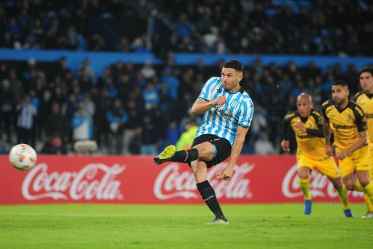 COPA SUDAMERICANA: RACING CLUB GOLEÓ ANTE EL DELIRIO DE SU GENTE
