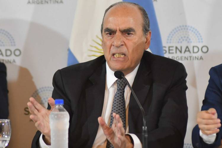 EL GOBIERNO INSISTE EN QUE NO DISTRIBUIRÁ LOS ALIMENTOS ACOPIADOS