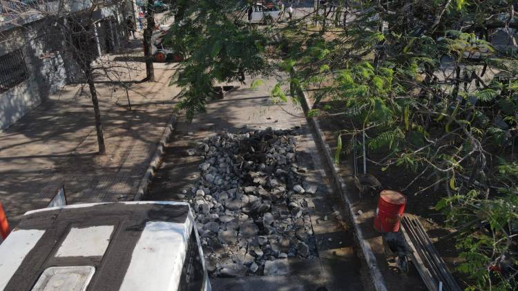 EL GOBIERNO PROVINCIAL TRABAJA EN BACHEOS EN EL MICROCENTRO DE RESISTENCIA