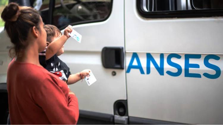 ANSES: CÓMO QUEDARÁN LOS MONTOS DE AUH, AUE Y ASIGNACIONES FAMILIARES CON EL AUMENTO DE JULIO