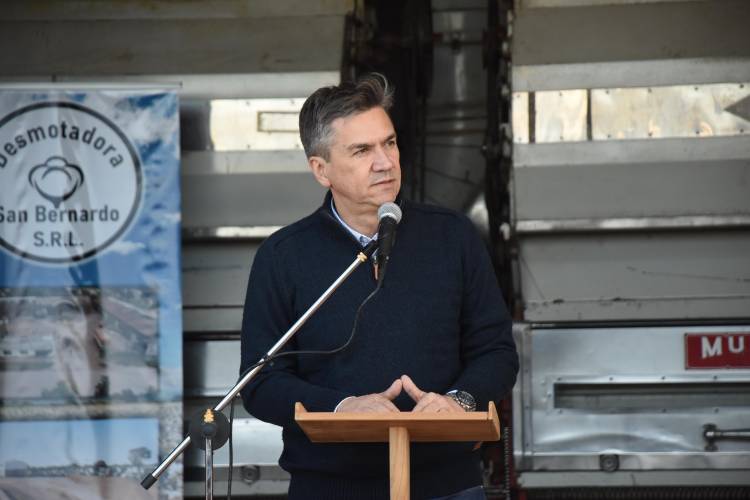 EL GOBERNADOR HABILITÓ LA NUEVA PLANTA DESMOTADORA SAN BERNARDO SRL